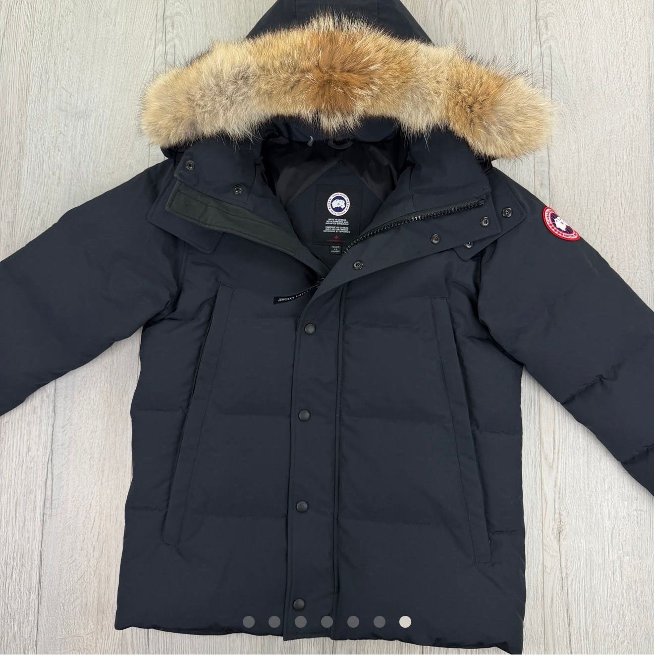 Canada Goose Wyndham Men's Parka Size Large Coyote Fur
