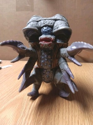 Bandai Ultraman 6 inch Gatanozoa,Gatanothor