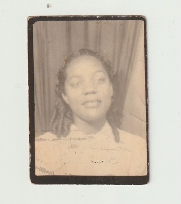VINTAGE PHOTO BOOTH - PRETTY YOUNG AFRICAN-AMERICAN WOMAN