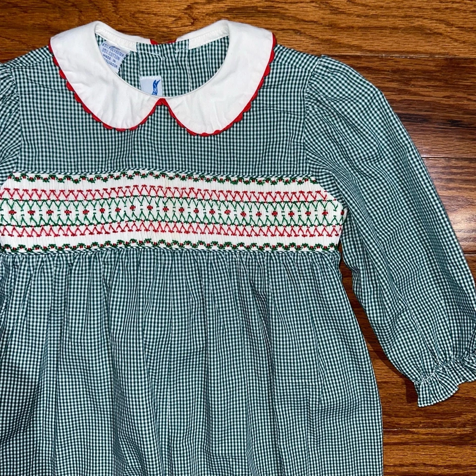 Mameluco de Navidad Silly Goose Baby Hand Smocked verde guinga talla 18M Foto 3 de 4