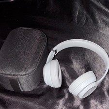 Beats by Dr. Dre White Over-Ear Headphones with Case, Double Earpieces