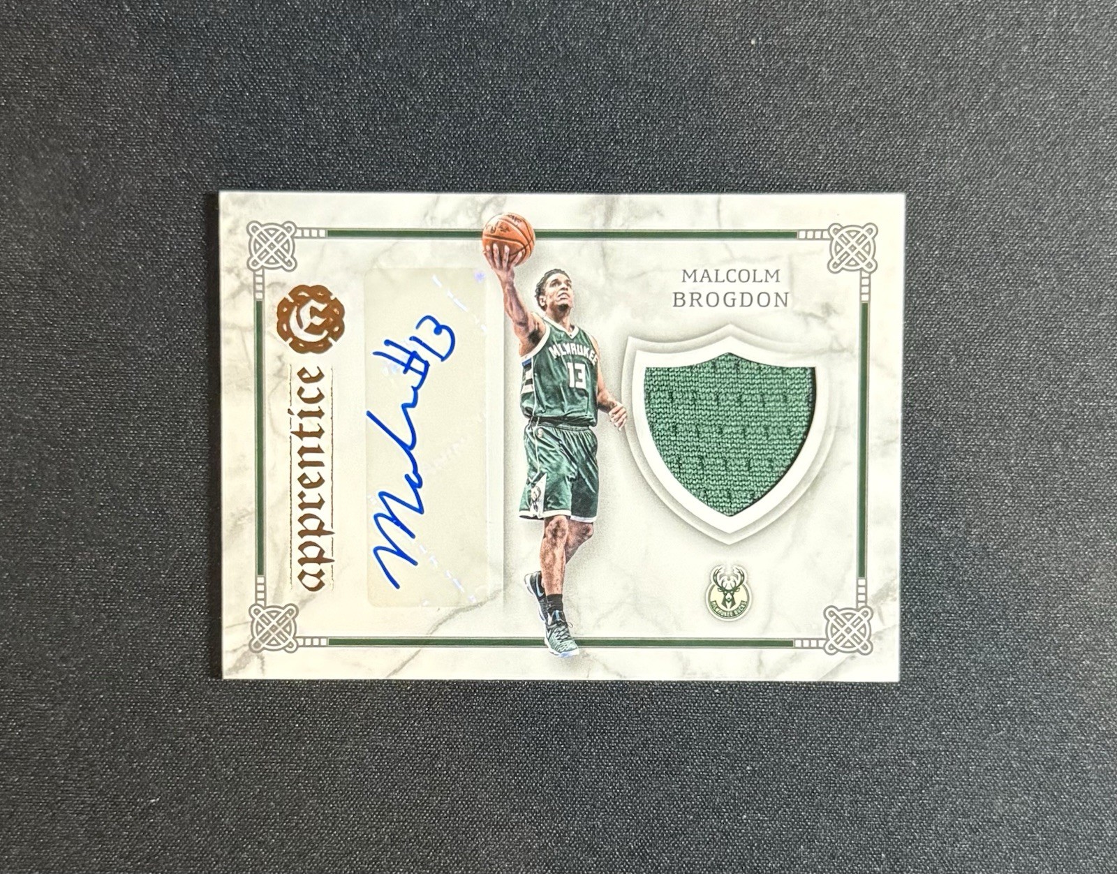 2016 Excalibur Apprentice Signatures Malcolm Brogdon Rookie Patch Auto RC
