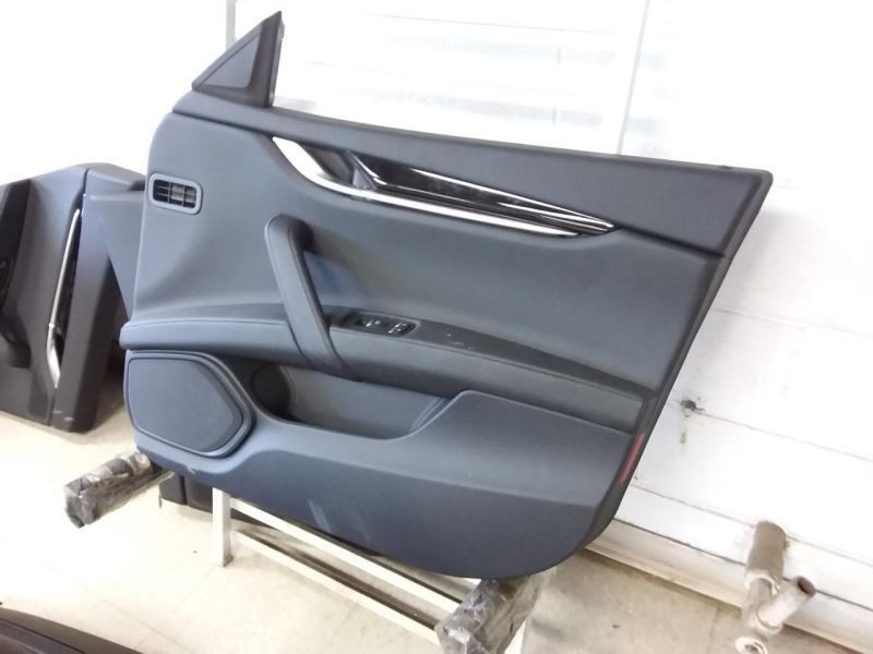 2023 MASERATI GHIBLI Passenger Right Side Front Door Trim Panel Black OEM 