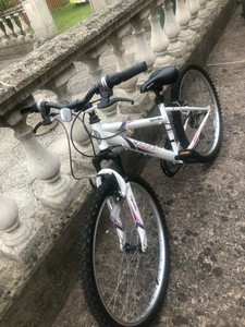 thick wheel mountain bike