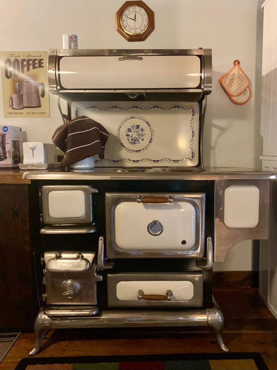 Vintage looking electric stove outlet