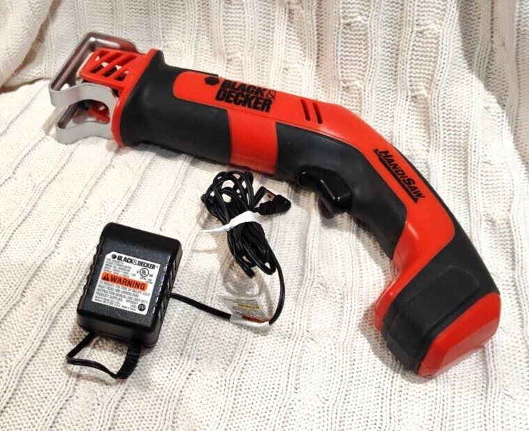 Black & Decker 6 Volt Handisaw Cordless Powered Hand Saw Model# CHS6000 - Image 3 of 4