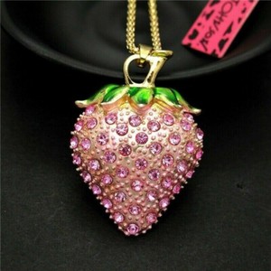 Authentic 3Ct Round Cut Simulated Sapphire Fruit Strawberry Pendant 14K Yellow Gold Plated