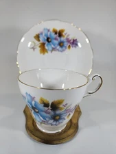 Regency Bone China Tea Cup And Saucer England Florals 
