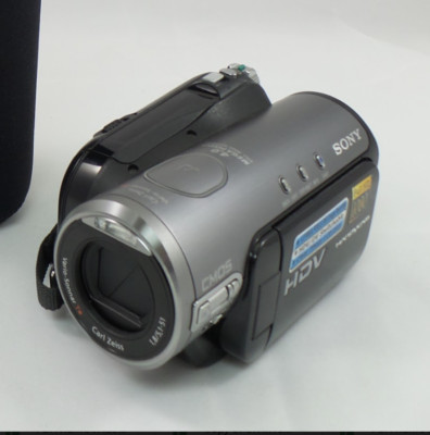 H*O様 Sony Handycam HDR-HC3 Sony HDR-HC3 High-definition Mini DV digital camcorder at