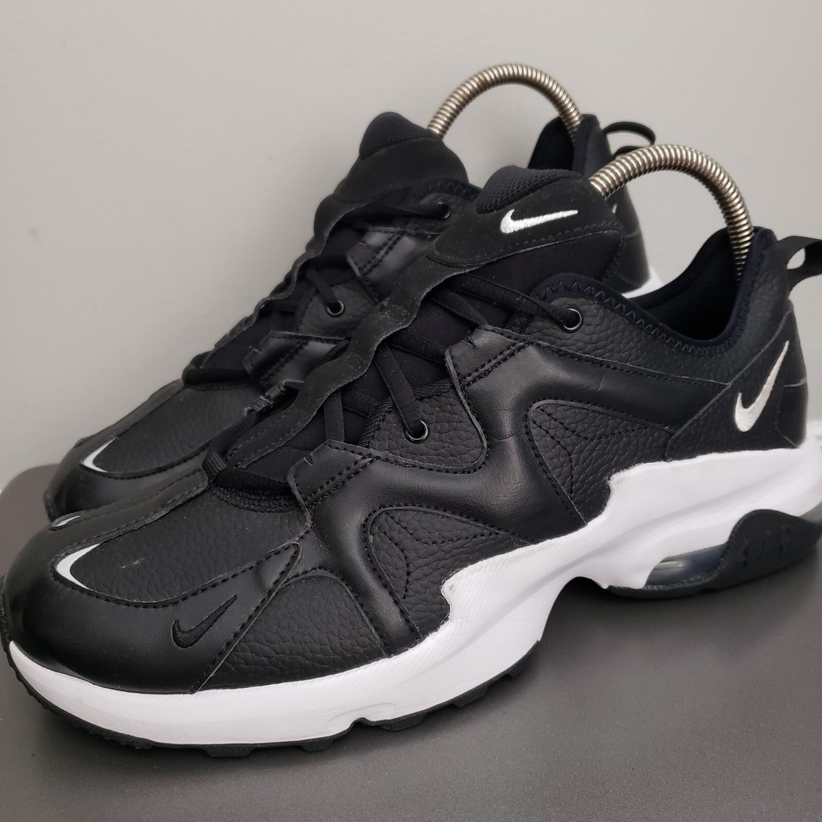 nike air max graviton lea trainers