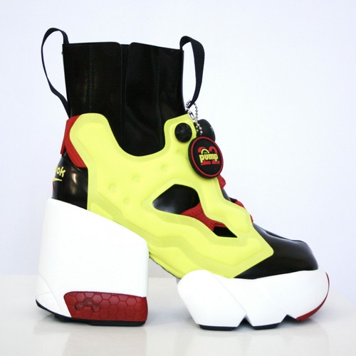 Buy MAISON MARTIN MARGIELA x REEBOK Instapump Fury split toe tabi sneakers  38 NEW Online in Myanmar. 403602401514