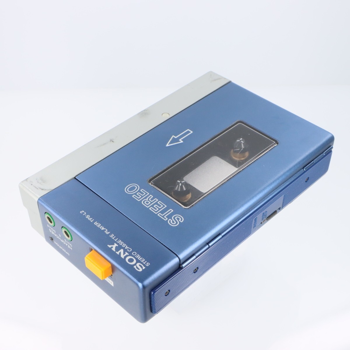 SONY TPS-L2 初代WALKMAN GUYS & DOLLS ケース付き Guys & Dolls, the most wanted TPS-L2 ever… | The Walkman Archive