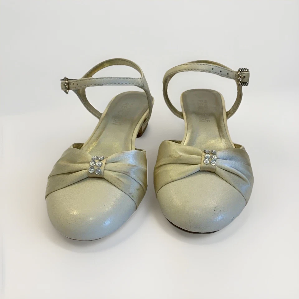 Kenneth Cole Reaction Niñas 'What A Dress' Marfil Punta Cerrada Zapatos de Cuero Foto 2 de 4