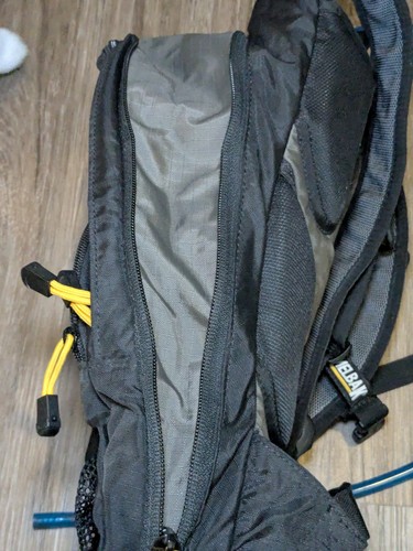 Camelback Blowfish Hydration Backpack With Bladder - Picture 10 of 18