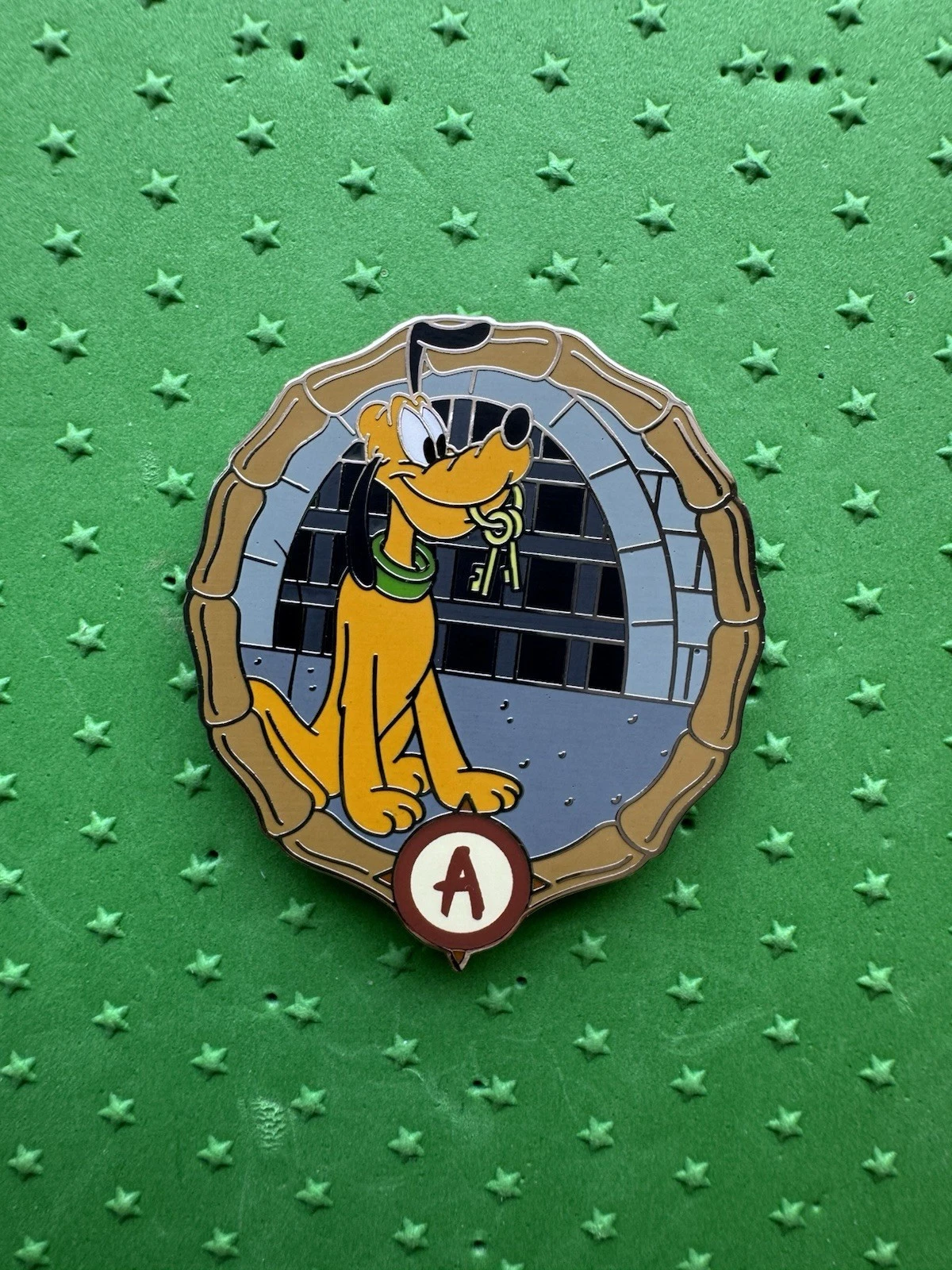 Disney Parks Adventureland Mystery Pin - Pluto Pirates of the Caribbean