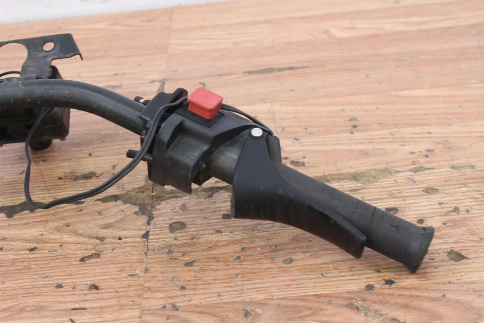 Manillar Polaris Indy Lite 340 1991 con controles - freno y acelerador Foto 2 de 4