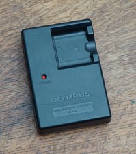 Olympus OEM Battery Charger LI-40C. CHARGER ONLY.. FREE SHIPPING.