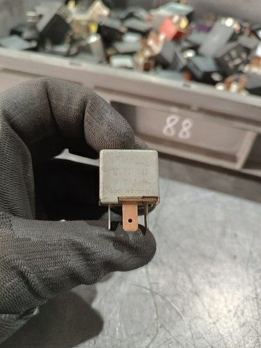 Original VW Golf MK1 I Audi 80 Kontakt Relais 18 Arbeitskontaktrelais 171937503 - Bild 5 von 5