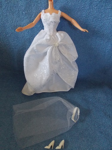 Hermoso vestido de novia Barbie Fashion Avenue 1999