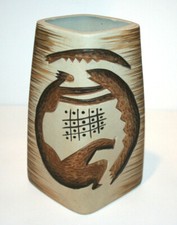 DA YING TAO YI Asian Chinese Vase Pottery 9"