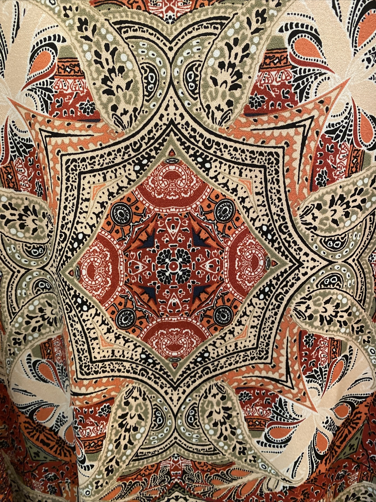 BCBGeneration size M multi patterned short sleeve… - image 4