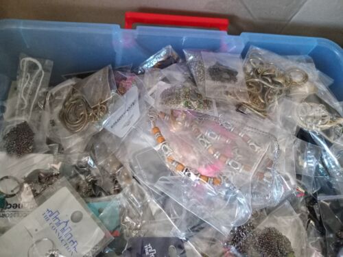 mystery box mixed jewellery 100 items vintage to now - Picture 10 of 10