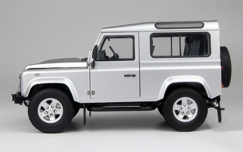 Kyosho Scale Land Rover Defender 90 Silver Diecast 1/18 Scale Model Car - Picture 1 of 6