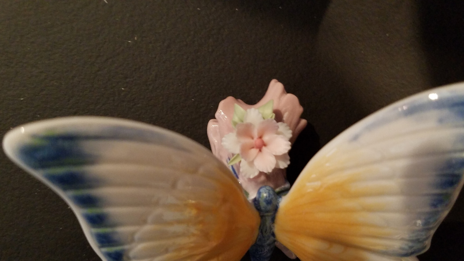 Retired Lladro "Spring Butterfly" 7202 Mint Condition in Box (2002