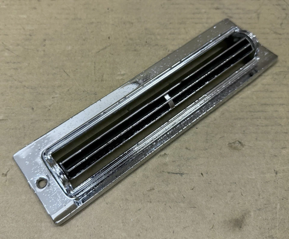 Buick LeSabre Electra Wildcat 1965-1967 tablero central ventilación de aire acondicionado Foto 3 de 4