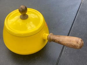 Vintage MCM Mustard Yellow Fondue Pot w Wood Handle Made in Japan 12”