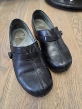 Dansko Womans Solatice  Black Leather Healed Clog, Size 38