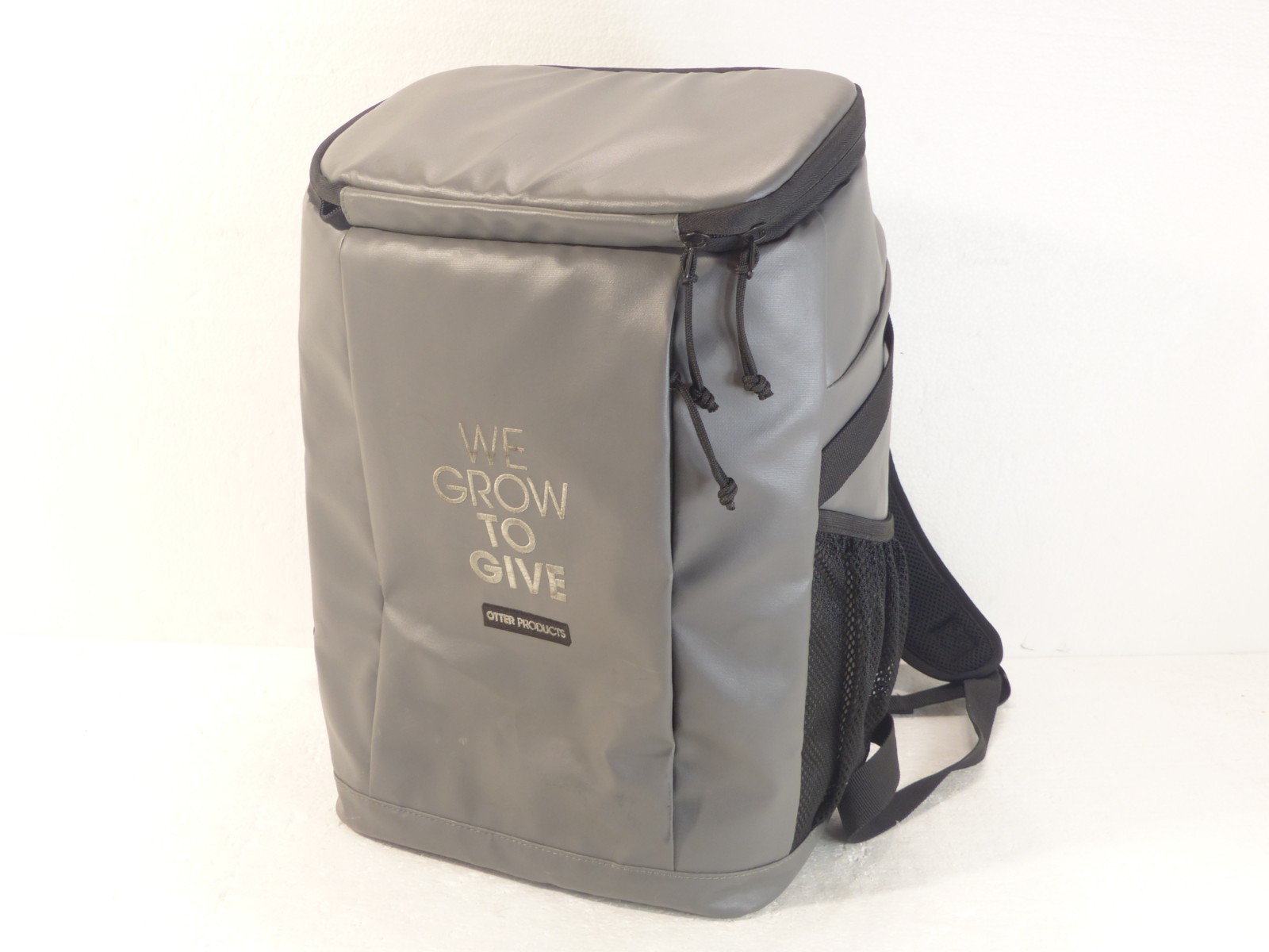 OtterBox Inslulated Waterproof Hiking Camping Lunch Box Cooler Backpack Gray