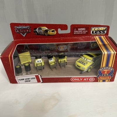 カーズ　マテル　TEAM LEAK LESS CREW Disney Pixar Cars Team Leak Less Crew Target Exclusive Set Piston