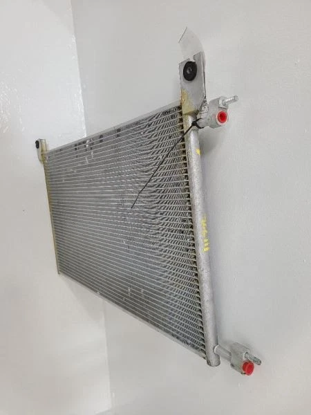 1999-2014 GMC SIERRA 2500 PICKUP 6.0L AC Condenser 99-14 - Image 2 of 4