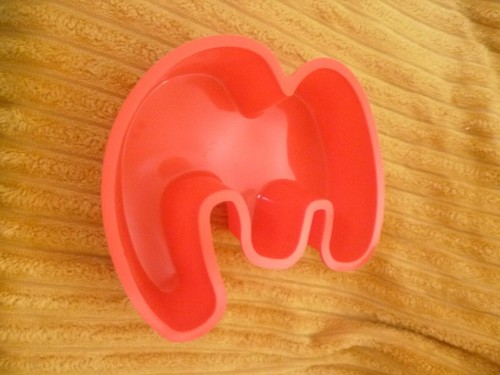 PICCOLO STAMPO PER TORTE IN SILICONE A FORMA DI NUMERO TRE (3) - Foto 2 di 2