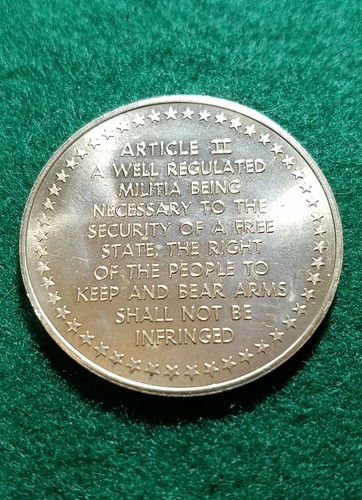 UNITED STATES OF AMERICA BILL OF RIGHTS ARTICLE II (COND AMENDMENT) COIN - Bild 2 von 3