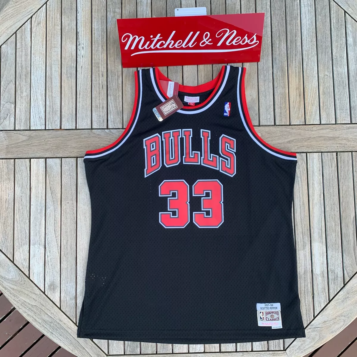 Mitchell & Ness Chicago Bulls #33 Scottie Pippen black Swingman Jersey