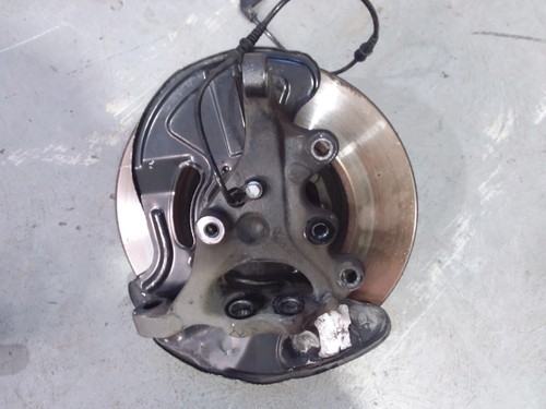 MERCEDES C CLASS RIGHT FRONT HUB ASSEMBLY W203, STANDARD SOLID DISC TYPE, 11/00-