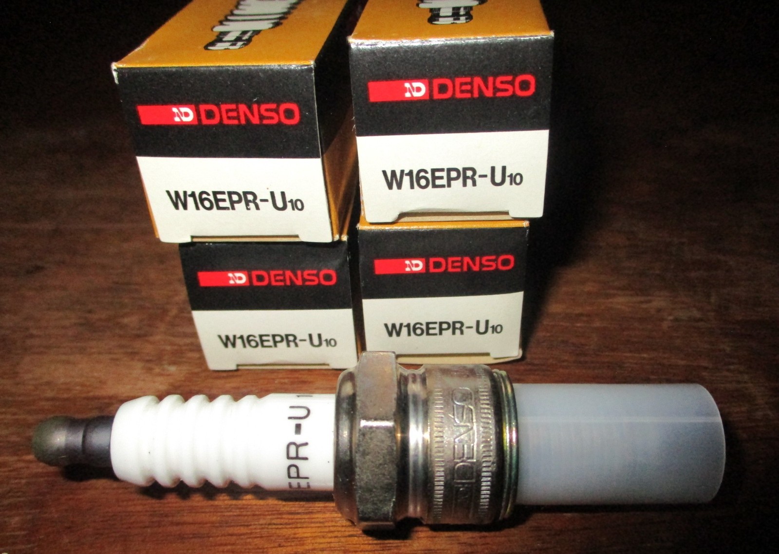 NOS Denso No. W16EPR-U10 3022 - U Groove Spark Plug Set of 4