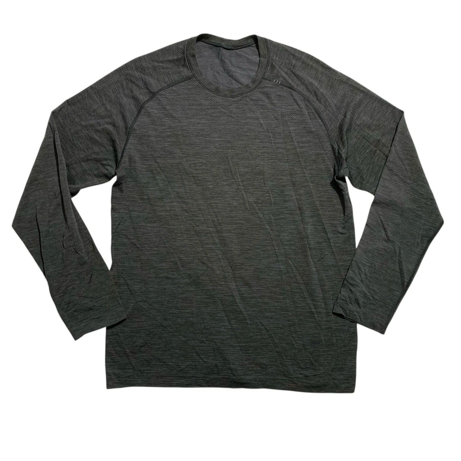 Lululemon Metal Vent Shirt Medium Gray Long Sleeve Hiker Trail Climb Casual Mens