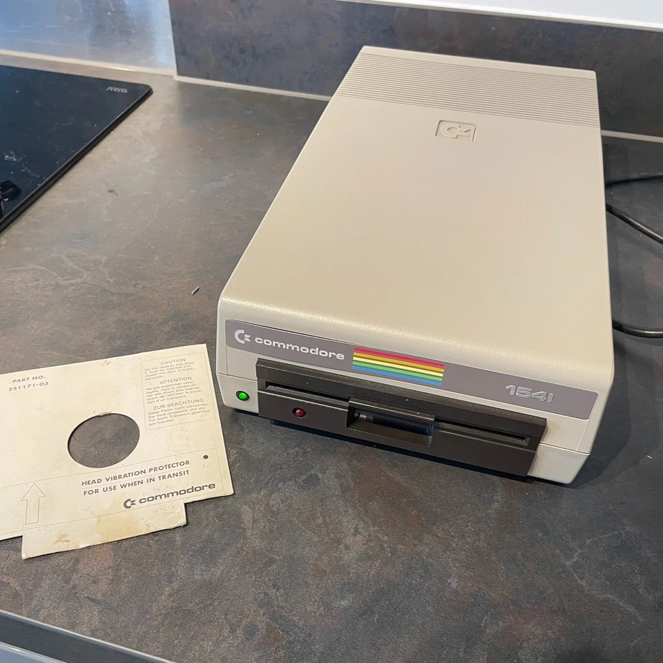 Commodore 1541 51/4" Diskettenlaufwerk für C64 - voll funktionsfähig mit Stromkabel - Bild 2 von 4