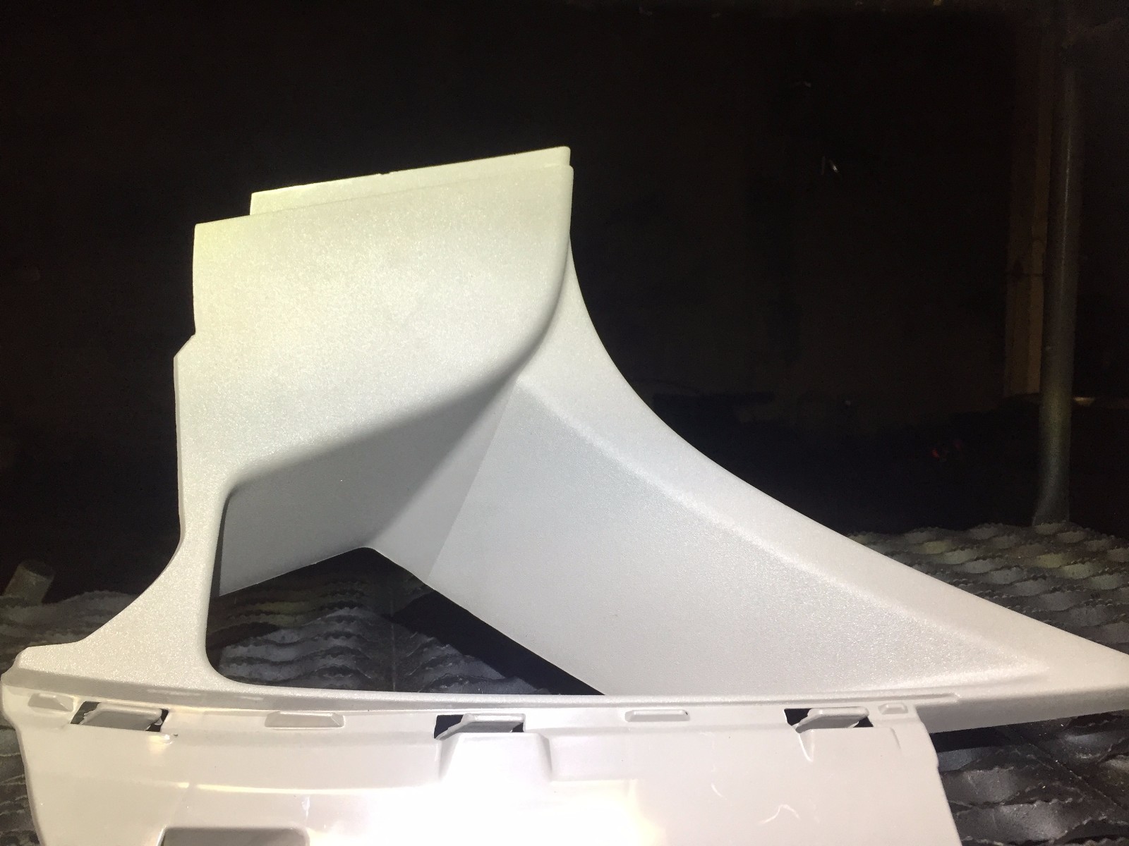 05 06 07 11 VOLVO S40 PASSENGER SIDE QUARTER GLASS WINDOW TRIM BEZEL GARNISH OEM eBay