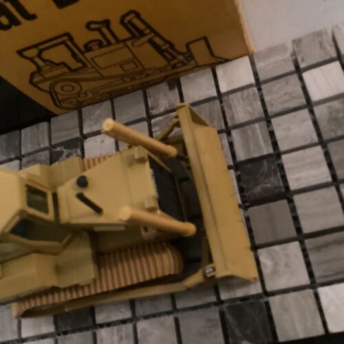 CONRAD ref 2861 CATERPILLAR D6H TRACK TYPE TRACTOR (DOZER) CAT 1-50 Scale - Picture 5 of 16