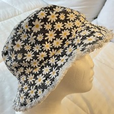 Girls Bucket Hat. Stylish and Reversible One side Daisy Flowers other side White
