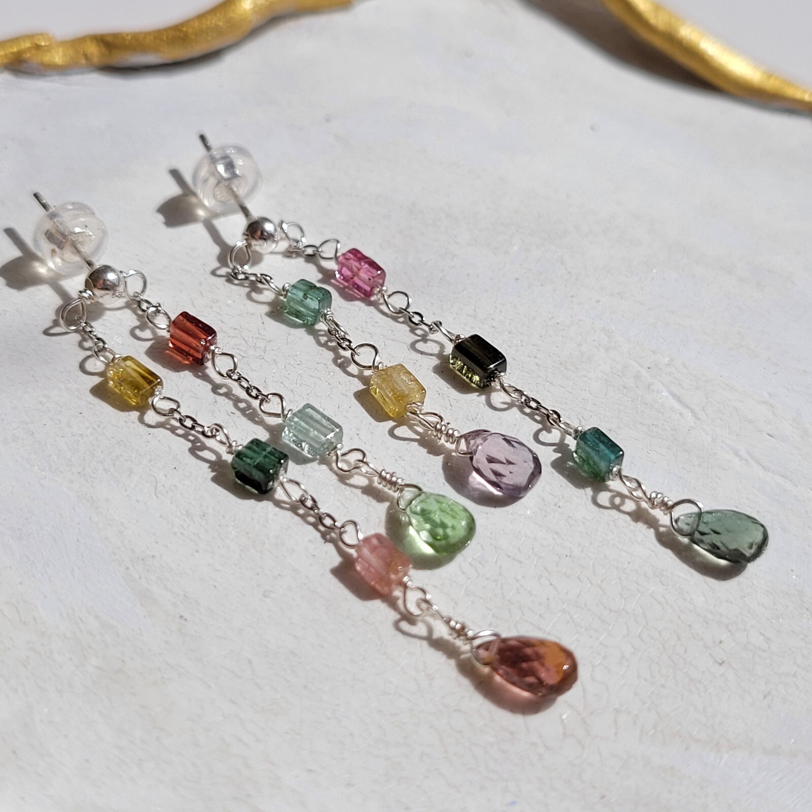 Boucles d'oreilles tourmaline multicolore et monture d'art en argent 925