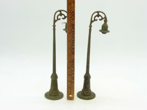 Pair of Large Prewar Standard Gauge Brass / Bronze Cast Street Light 13.25" Tall - Afbeelding 1 van 7