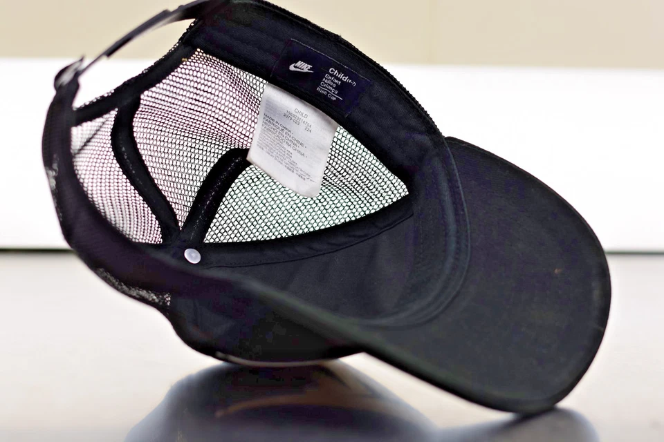 Nike Golf Child's Rise Structured Trucker Hat SIZE: Adjustable COLOR: Black - Image 3 of 4