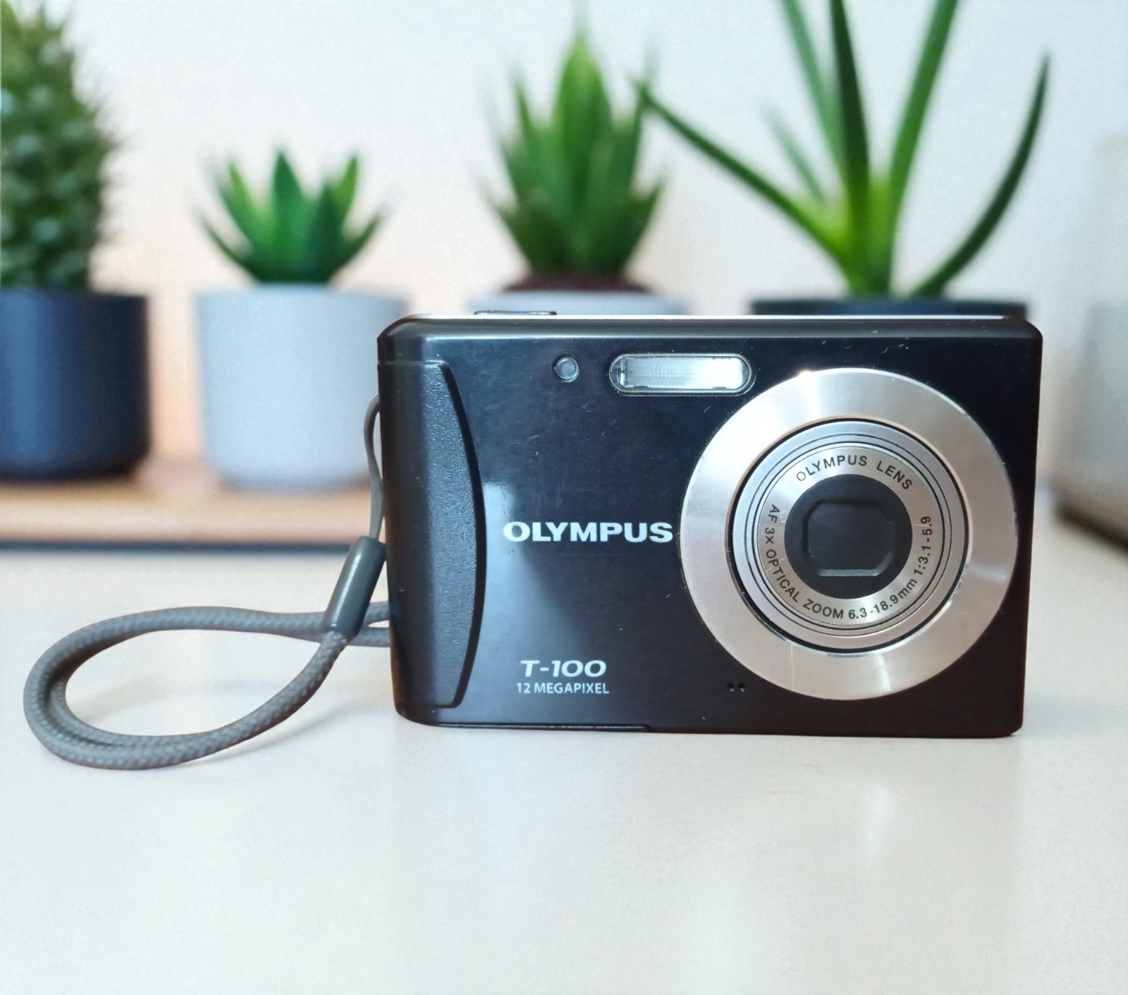 Olympus T-100 Compact Digital Camera 12MP Black 3x Optical Zoom Tested Working