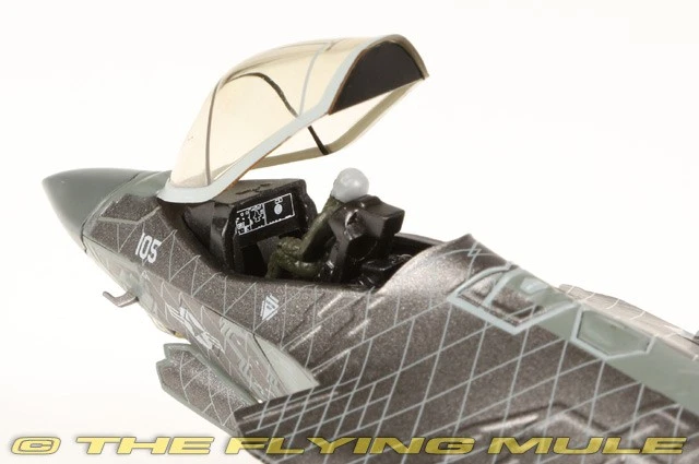 Hobby Master 1:72 F-35C Lightning II USN VX-9 Vampires XE105 черный хром - Изображение 3 из 4