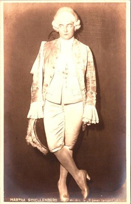 MARTHA SCHELLENBERG, Cherubin ''Figaros Hochzeit'' Postcard
